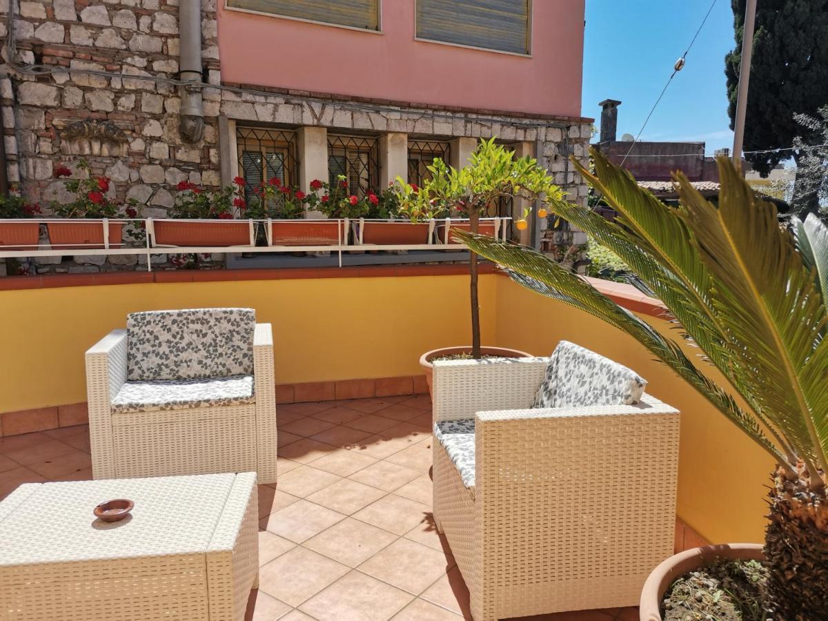 טאורמינה La Cartolina Apartment מראה חיצוני תמונה