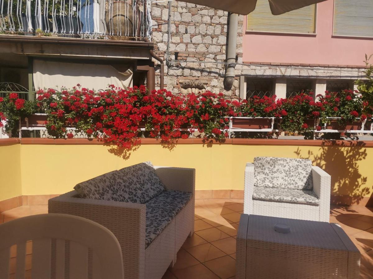 טאורמינה La Cartolina Apartment מראה חיצוני תמונה
