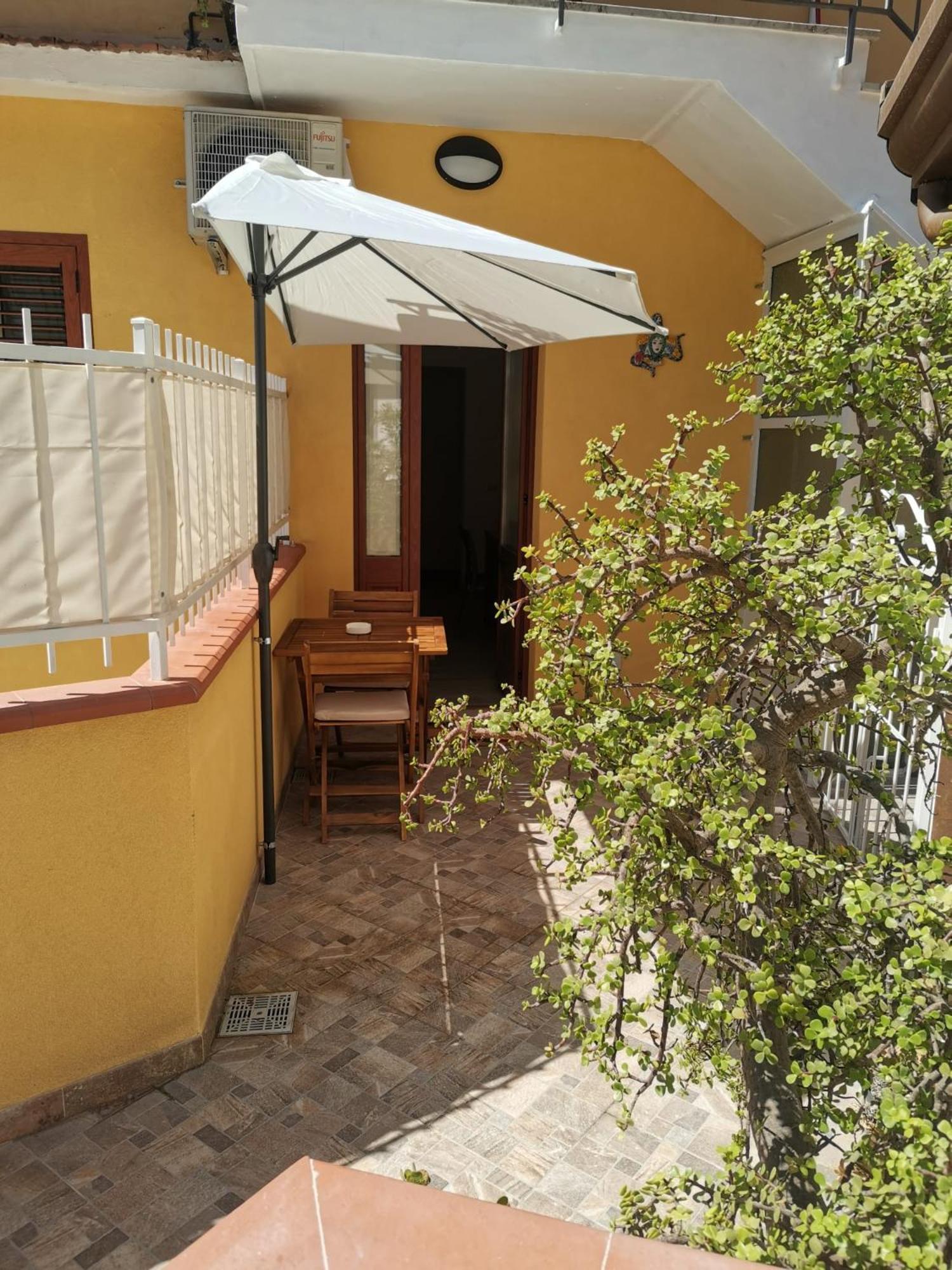טאורמינה La Cartolina Apartment מראה חיצוני תמונה
